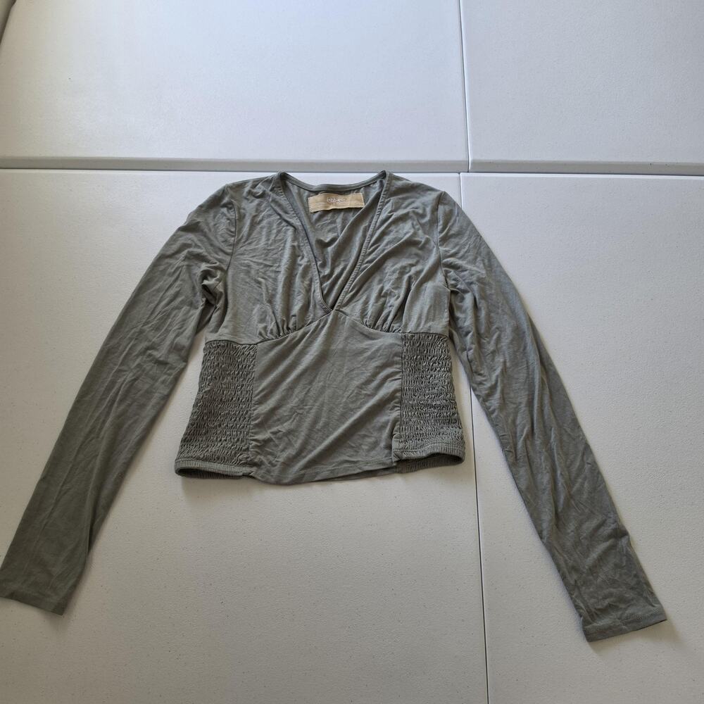 Free-est Shirt Womens Small  Green V Neck Long Sleeve Smocked Stretch